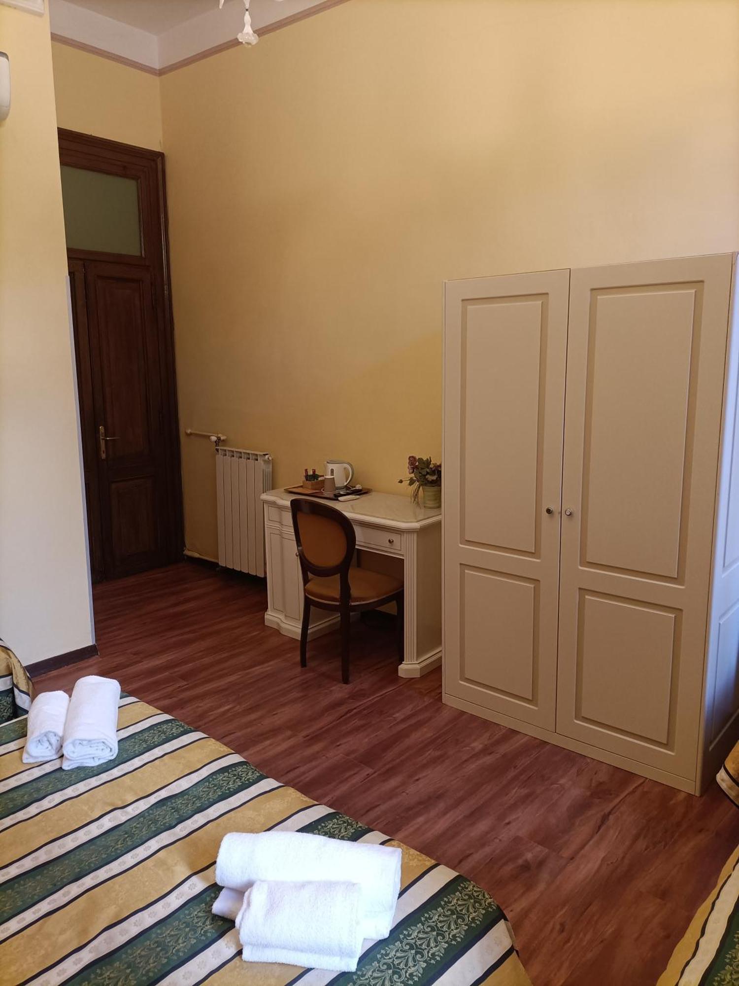 Palazzo Lion Morosini - Check In Presso Locanda Ai Santi Apostoli Benátky Exteriér fotografie