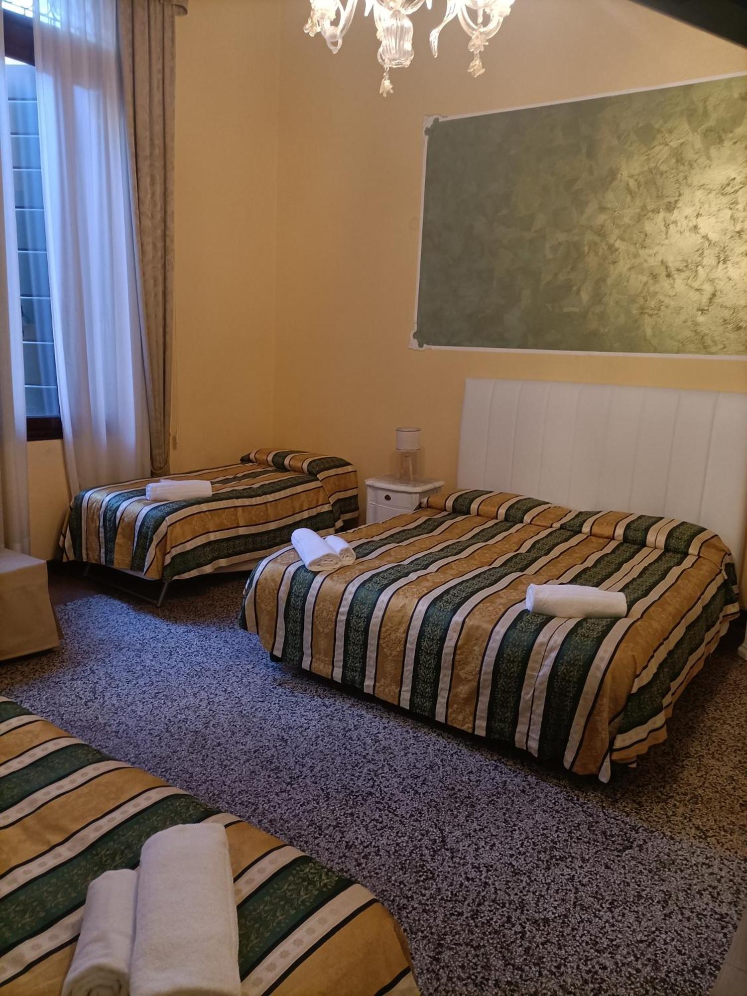 Palazzo Lion Morosini - Check In Presso Locanda Ai Santi Apostoli Benátky Exteriér fotografie