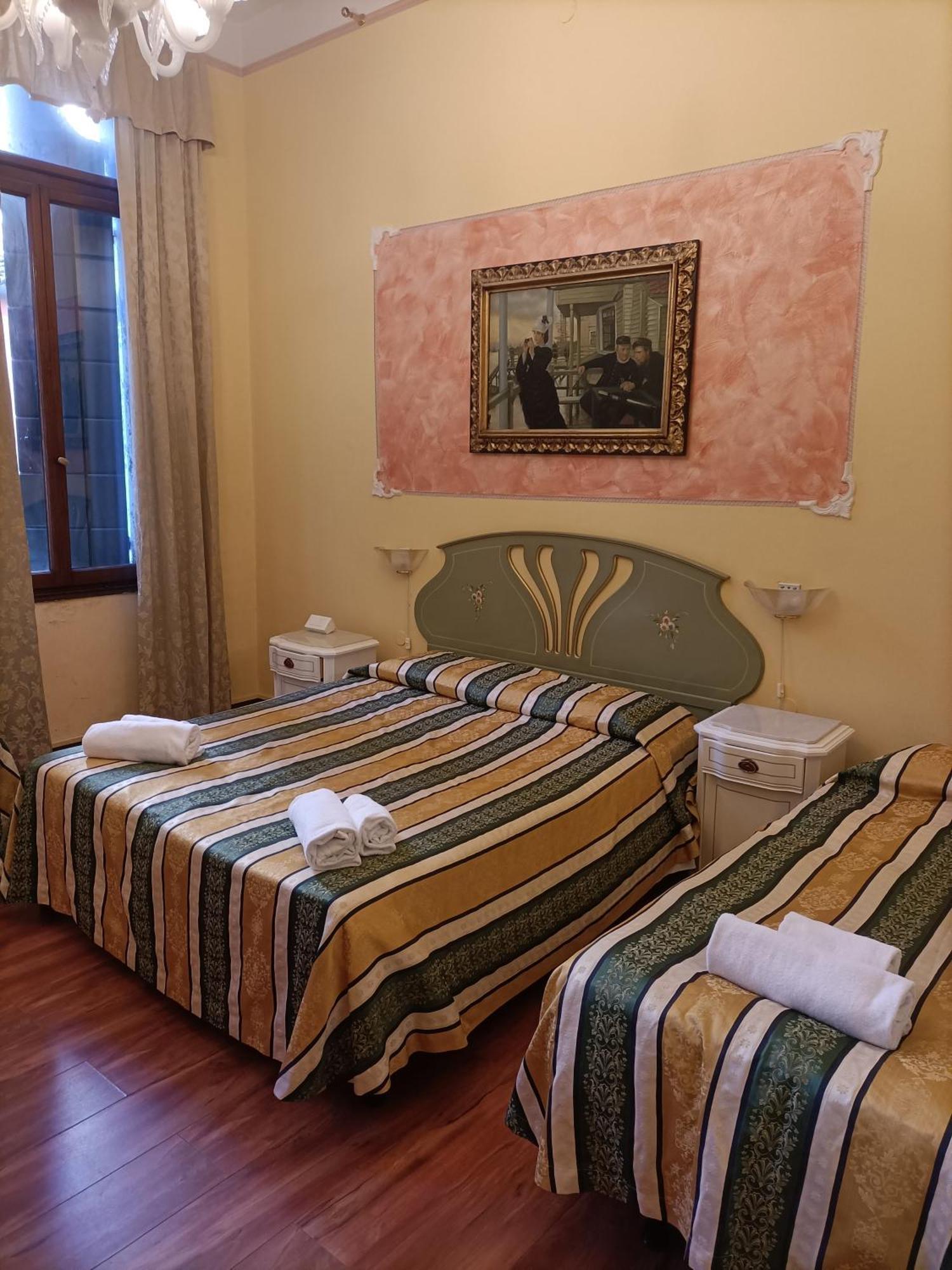 Palazzo Lion Morosini - Check In Presso Locanda Ai Santi Apostoli Benátky Exteriér fotografie