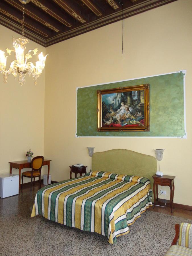 Palazzo Lion Morosini - Check In Presso Locanda Ai Santi Apostoli Benátky Exteriér fotografie